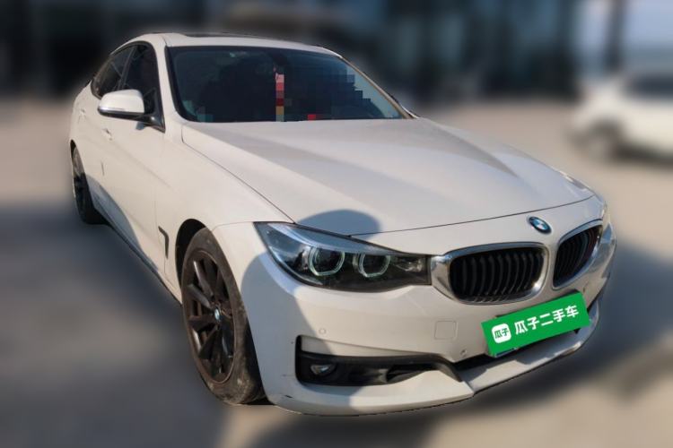Used BMW 3 Series GT 2018 320i Sport Edition Front Right 45 Deg