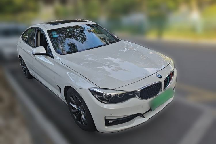 Used BMW 3 Series GT 2018 320i Sport Edition Front Right 45 Deg