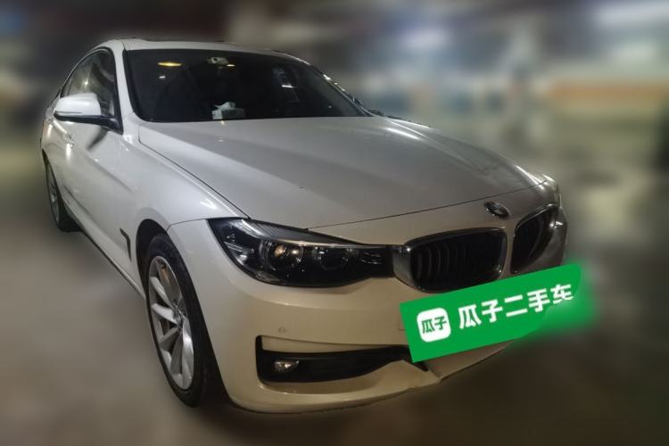 Used BMW 3 Series GT 2018 320i Sport Edition Front Right 45 Deg