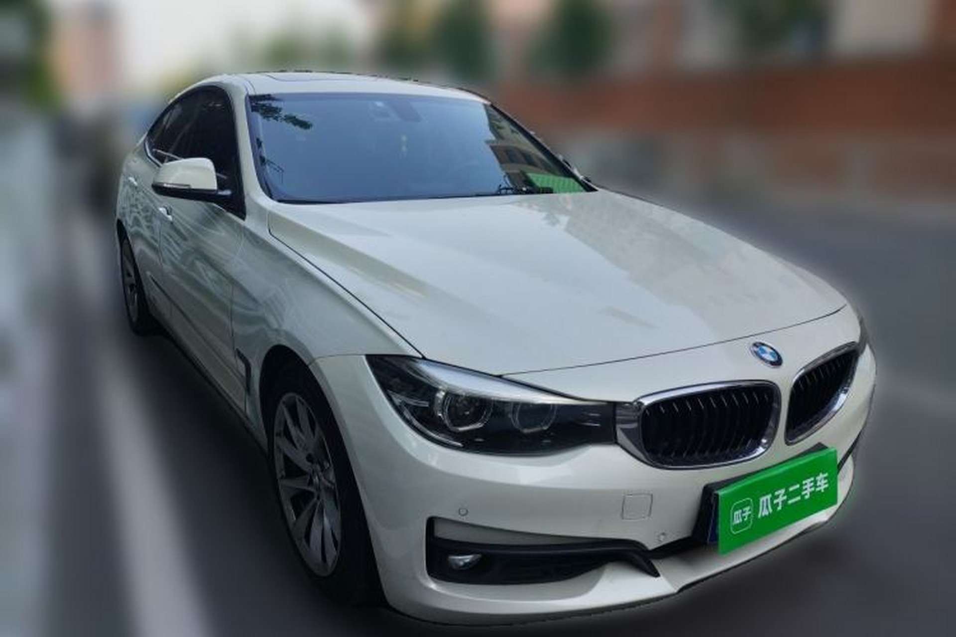 Used BMW 3 Series GT 2018 320i Sport Edition Front Right 45 Deg
