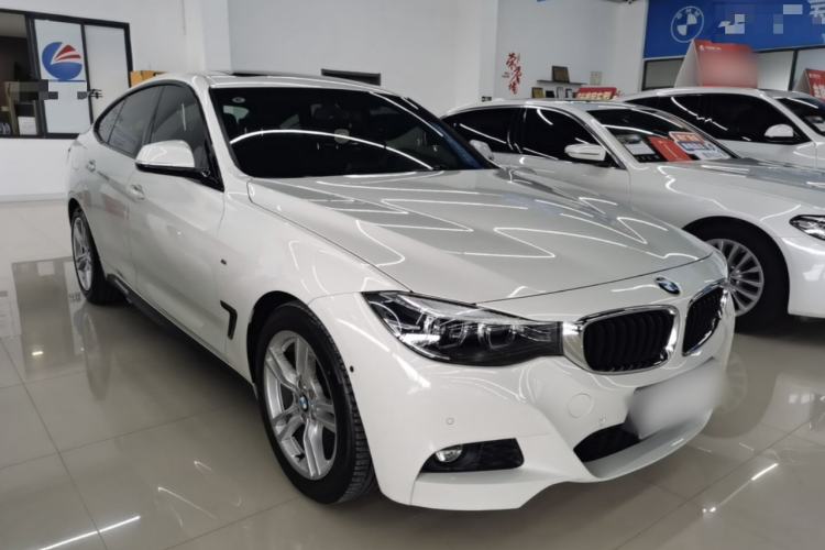 Used BMW 3 Series GT 2018 320i Sport Edition Front Right 45 Deg