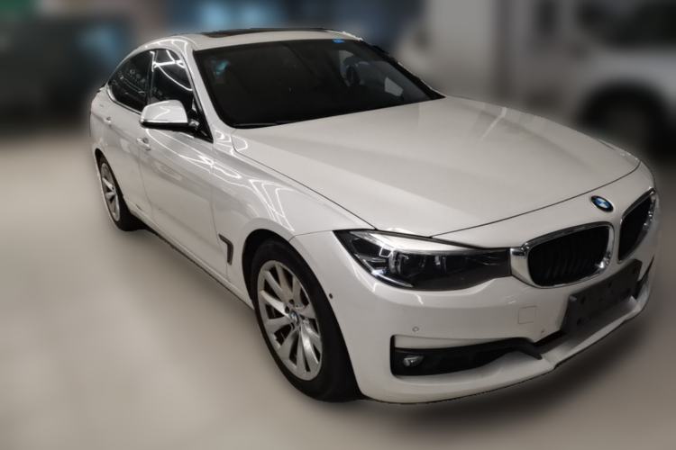 Used BMW 3 Series GT 2018 320i Sport Edition Front Right 45 Deg