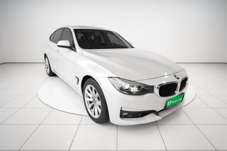 Used BMW 3 Series GT 2018 320i Sport Edition Front Right 45 Deg