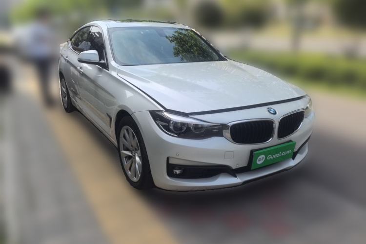 Used BMW 3 Series GT 2018 320i Sport Edition Front Right 45 Deg