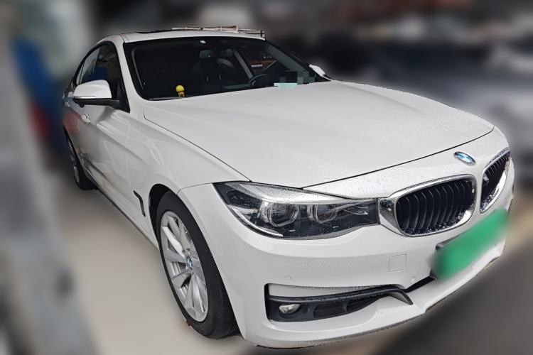 Used BMW 3 Series GT 2018 320i Sport Edition Front Right 45 Deg