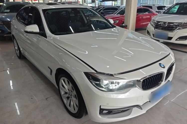 Used BMW 3 Series GT 2018 320i Sport Edition Front Right 45 Deg