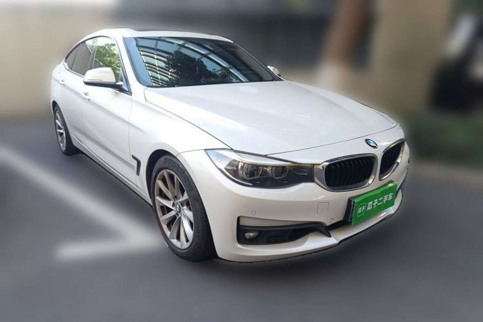 Used BMW 3 Series GT 2018 320i Sport Edition Front Right 45 Deg
