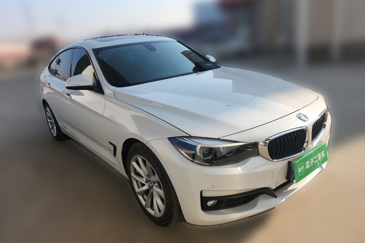 Used BMW 3 Series GT 2018 320i Sport Edition Front Right 45 Deg