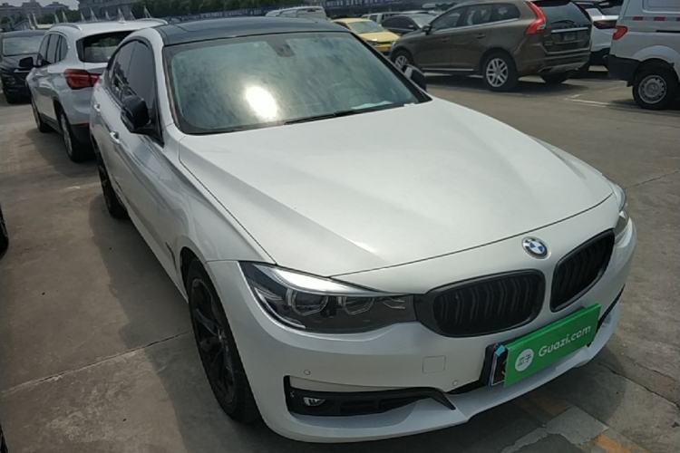 Used BMW 3 Series GT 2018 320i Sport Edition Front Right 45 Deg