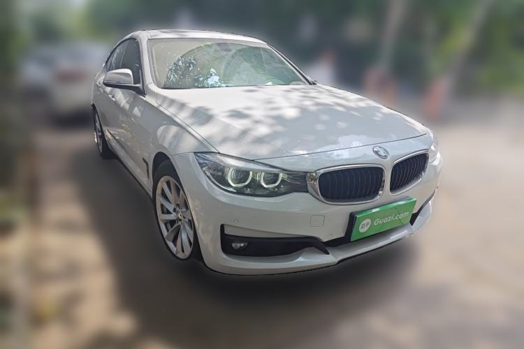 Used BMW 3 Series GT 2018 320i Sport Edition Front Right 45 Deg