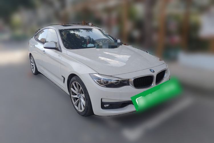 Used BMW 3 Series GT 2018 320i Sport Edition Front Right 45 Deg