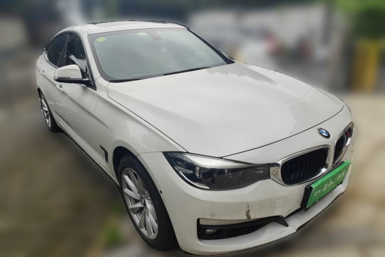 Used BMW 3 Series GT 2018 320i Sport Edition Front Right 45 Deg