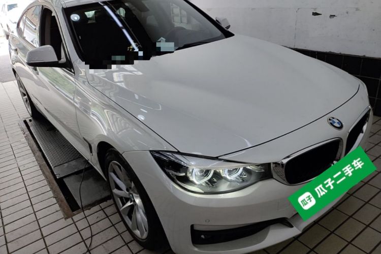Used BMW 3 Series GT 2018 320i Sport Edition Front Right 45 Deg
