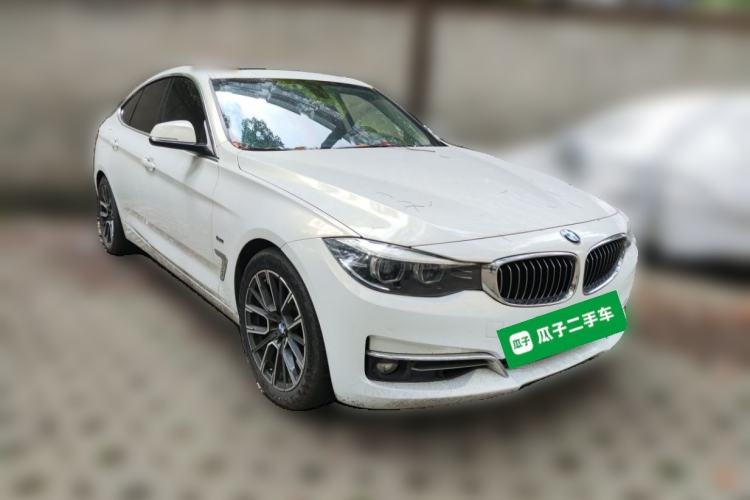 Used BMW 3 Series GT 2018 320i Luxury Design Package Front Right 45 Deg