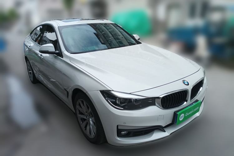 Used BMW 3 Series GT 2018 320i Sport Edition Front Right 45 Deg