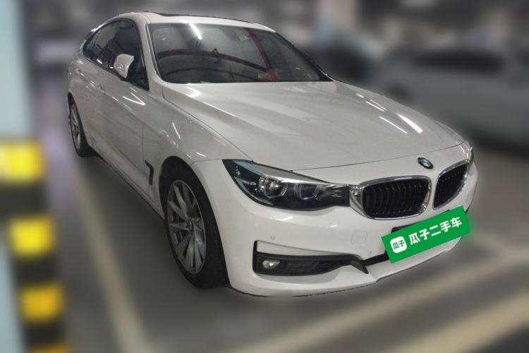 Used BMW 3 Series GT 2018 320i Sport Edition Front Right 45 Deg