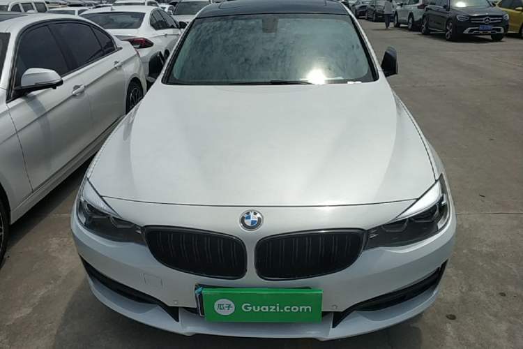 Used BMW 3 Series GT 2018 320i Sport Edition Front