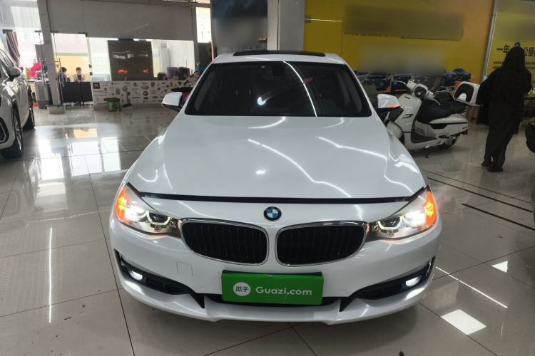Used BMW 3 Series GT 2018 320i Sport Edition Front