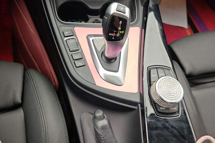 Used BMW 3 Series GT 2018 320i Sport Edition Gear Lever