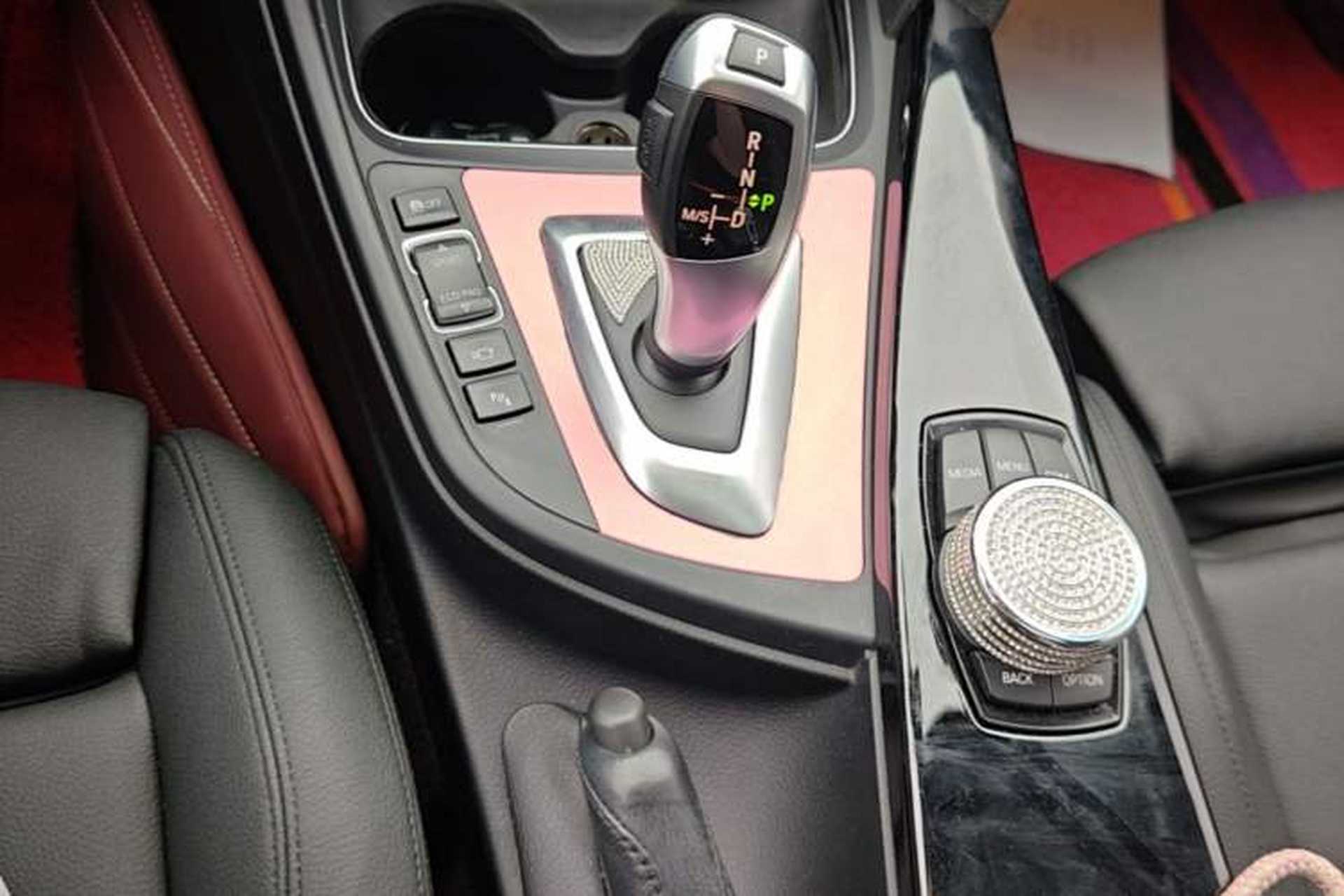 Used BMW 3 Series GT 2018 320i Sport Edition Gear Lever