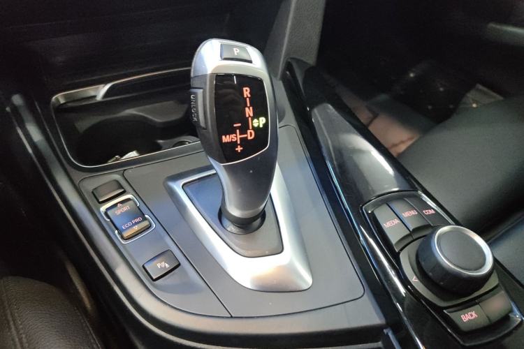 Used BMW 3 Series GT 2018 320i Sport Edition Gear Lever