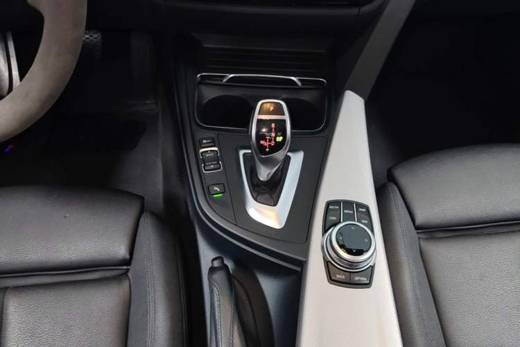 Used BMW 3 Series GT 2018 320i M Sport Edition Gear Lever