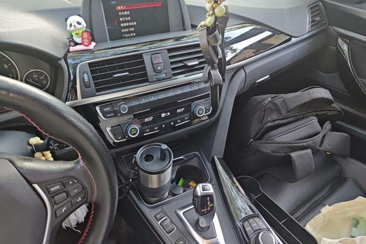 Used BMW 3 Series GT 2018 320i Sport Edition Gear Lever
