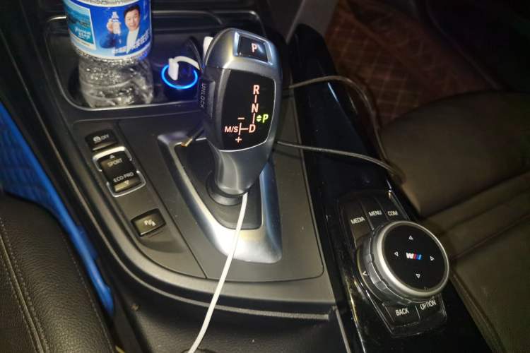 Used BMW 3 Series GT 2018 320i Sport Edition Gear Lever