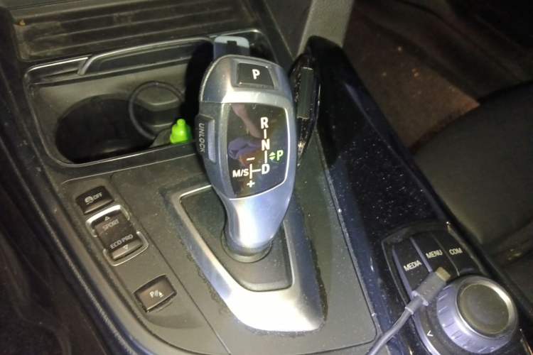 Used BMW 3 Series GT 2018 320i Sport Edition Gear Lever