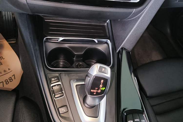 Used BMW 3 Series GT 2018 320i Sport Edition Gear Lever