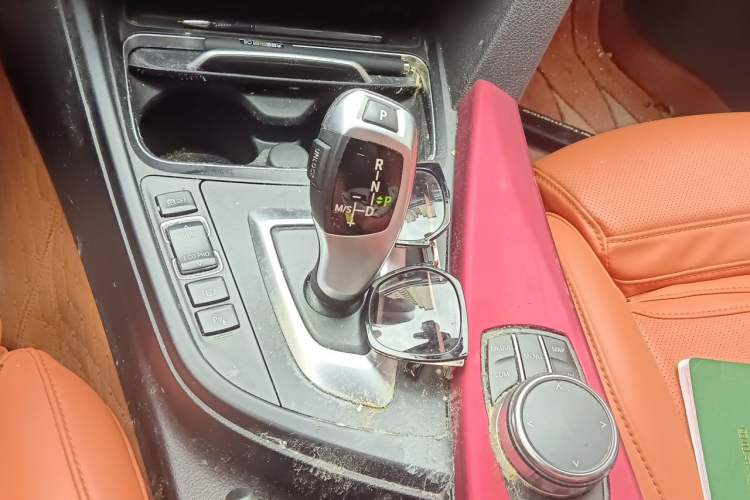 Used BMW 3 Series GT 2018 320i Sport Edition Gear Lever