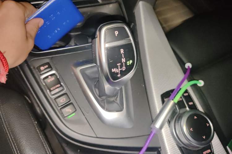 Used BMW 3 Series GT 2018 320i M Sport Edition Gear Lever