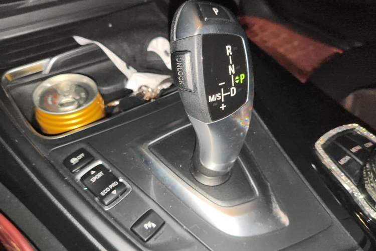 Used BMW 3 Series GT 2018 320i Sport Edition Gear Lever