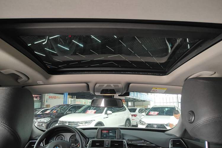 Used BMW 3 Series GT 2018 320i Sport Edition Headliner