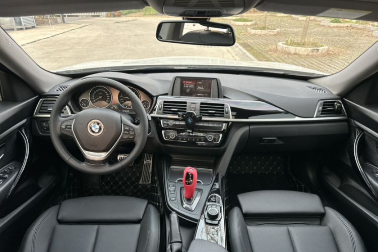 Used BMW 3 Series GT 2018 320i Sport Edition Instrument Cluster