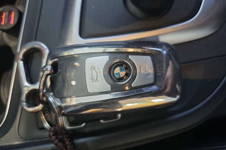 Used BMW 3 Series GT 2018 320i Sport Edition Interior 1