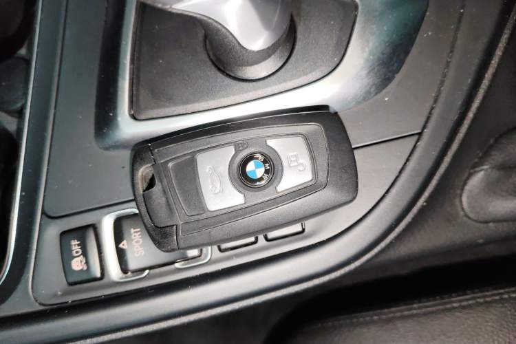 Used BMW 3 Series GT 2018 320i Sport Edition Interior 1