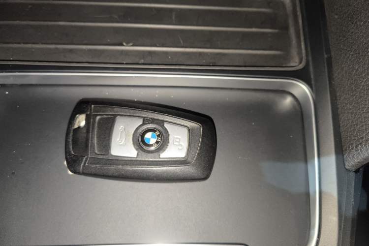 Used BMW 3 Series GT 2018 320i Sport Edition Interior 1