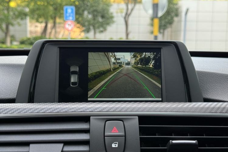 Used BMW 3 Series GT 2018 320i Sport Edition Interior 10