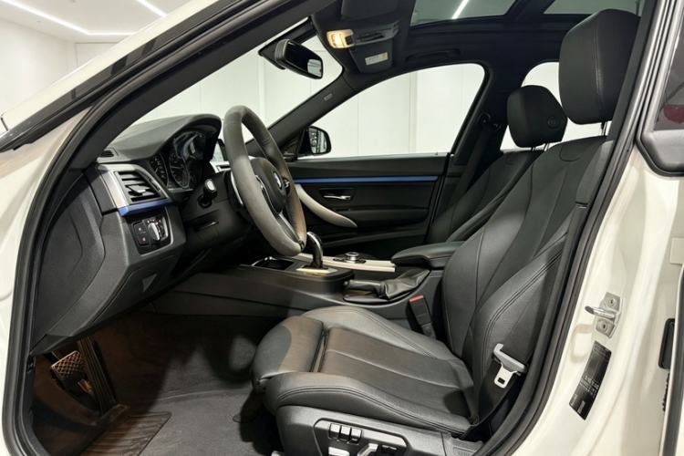 Used BMW 3 Series GT 2018 320i M Sport Edition Interior 2
