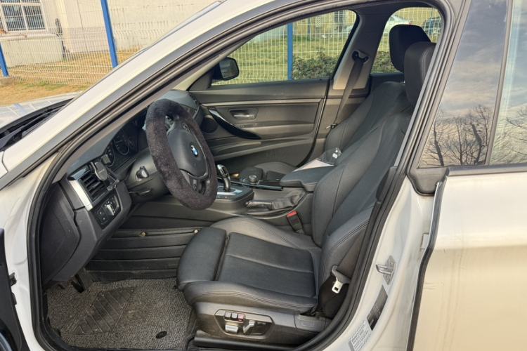 Used BMW 3 Series GT 2018 320i Sport Edition Interior 2