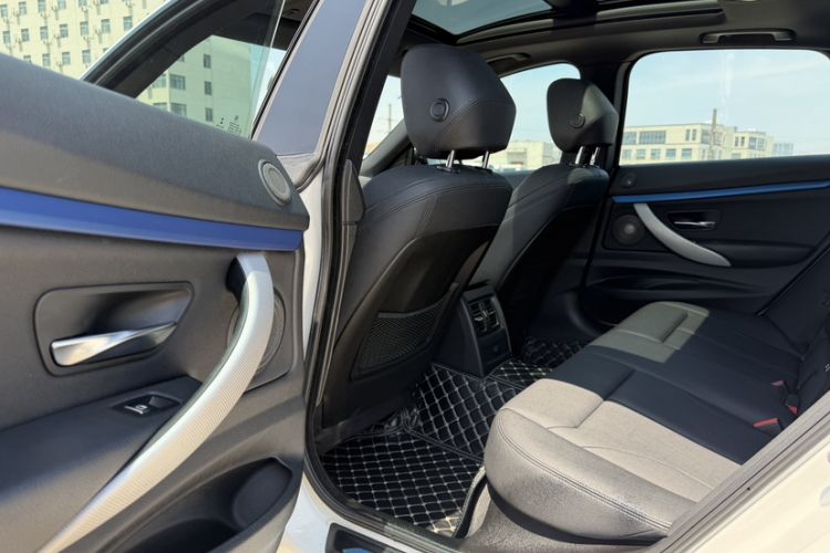 Used BMW 3 Series GT 2018 320i M Sport Edition Interior 2