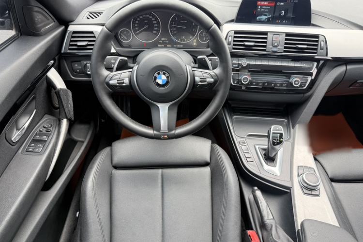 Used BMW 3 Series GT 2018 320i M Sport Edition Interior 4