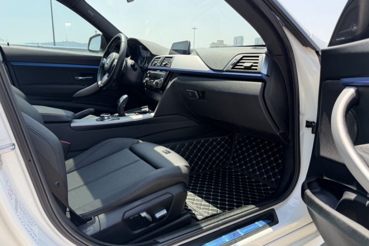 Used BMW 3 Series GT 2018 320i M Sport Edition Interior 4