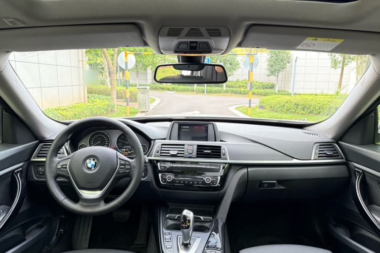 Used BMW 3 Series GT 2018 320i Sport Edition Interior 6