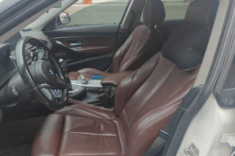 Used BMW 3 Series GT 2018 320i Sport Edition Left Front Seat