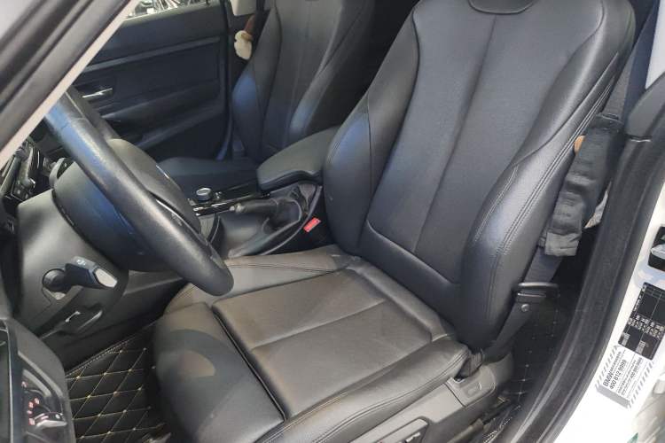 Used BMW 3 Series GT 2018 320i Sport Edition Left Front Seat