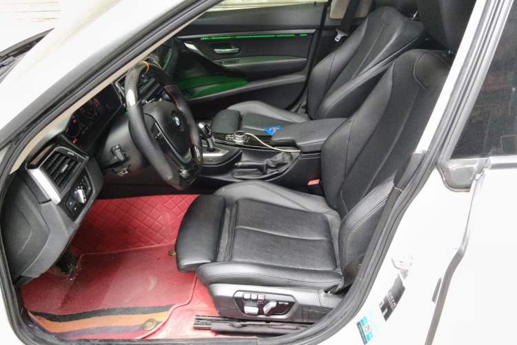 Used BMW 3 Series GT 2018 320i Sport Edition Left Front Seat