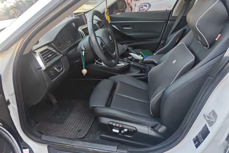 Used BMW 3 Series GT 2018 320i Sport Edition Left Front Seat