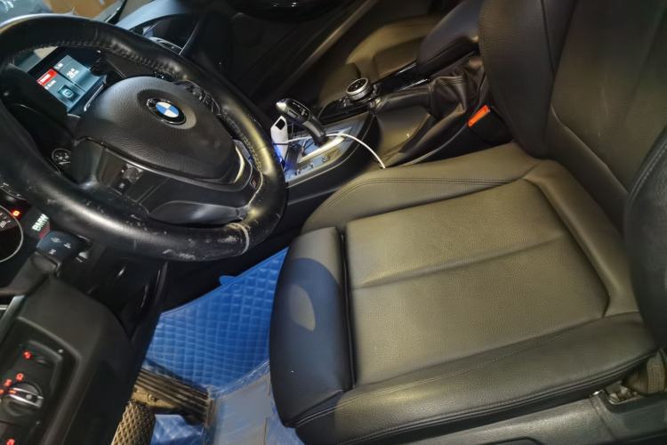 Used BMW 3 Series GT 2018 320i Sport Edition Left Front Seat